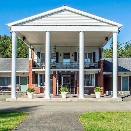 Rodeway Inn Marshall Manor Horseheads Exterior photo