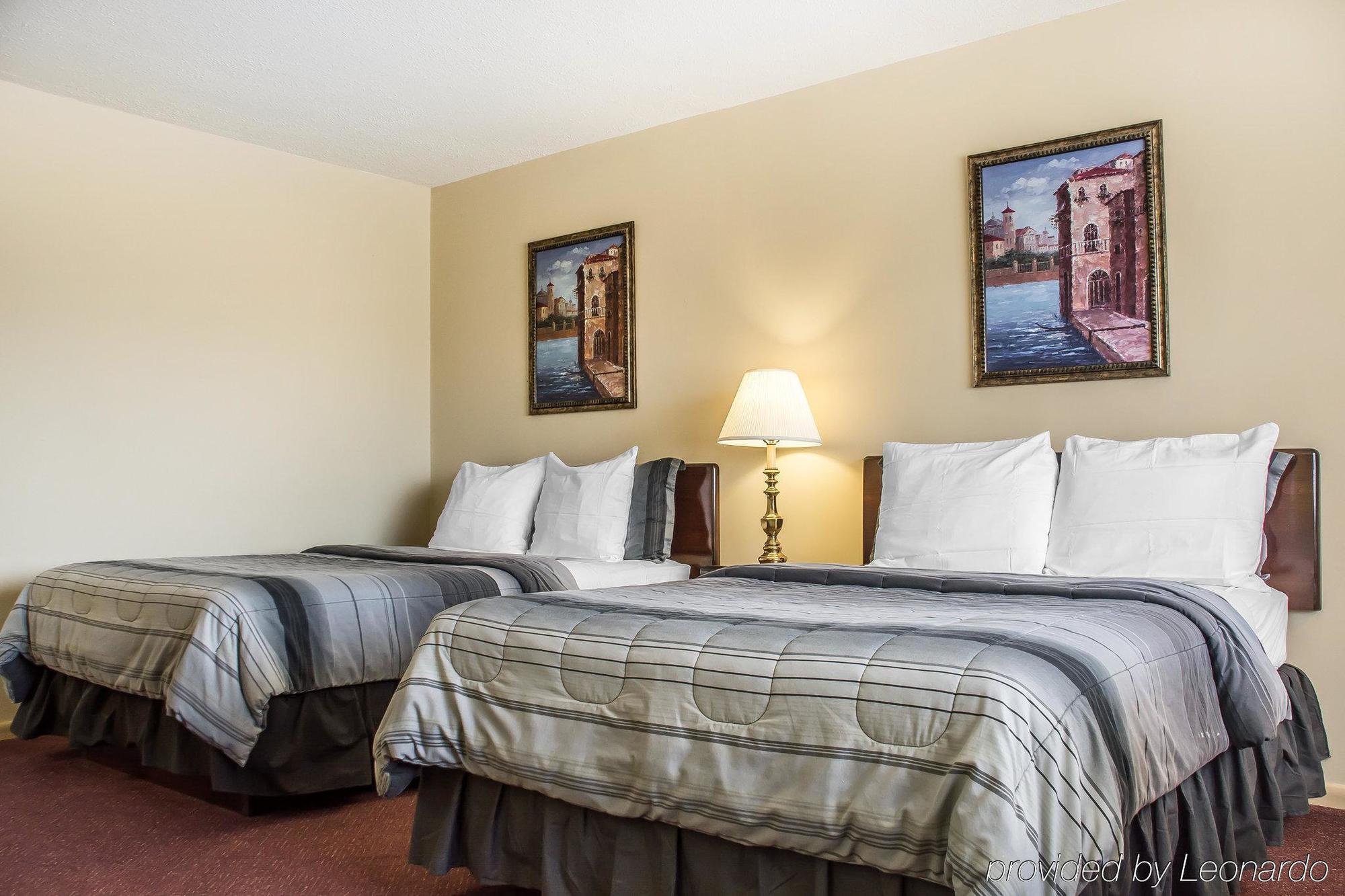 Rodeway Inn Marshall Manor Horseheads Exterior photo