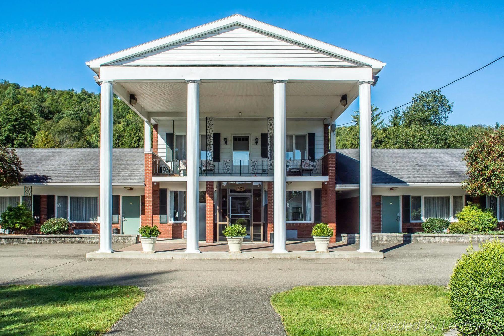 Rodeway Inn Marshall Manor Horseheads Exterior photo